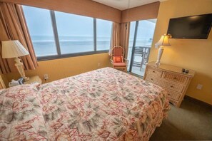 2 bedrooms, iron/ironing board, WiFi, bed sheets - Low Floor, New, Direct Ocean View Sands Beach Club (Myrtle Beach)