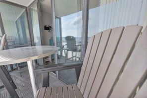 Outdoor dining - New Direct Ocean View, Exclusive Sands Beach Club! (Myrtle Beach)