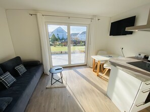 Fernseher, Tischtennisplatte