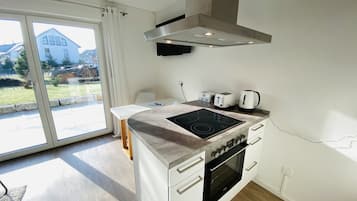 Réfrigérateur, four, plaque de cuisson, lave-vaisselle