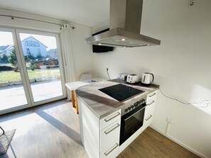 Refrigerador, horno, parrilla de estufa y lavavajillas 