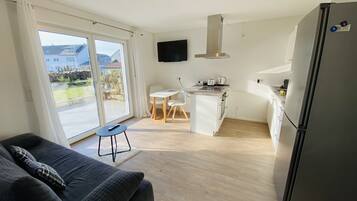 Télévision, table de tennis de table