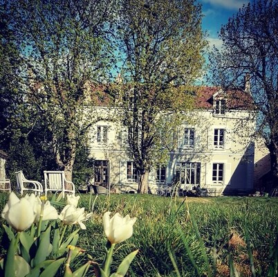 Charming mansion in the Fontainebleau forest