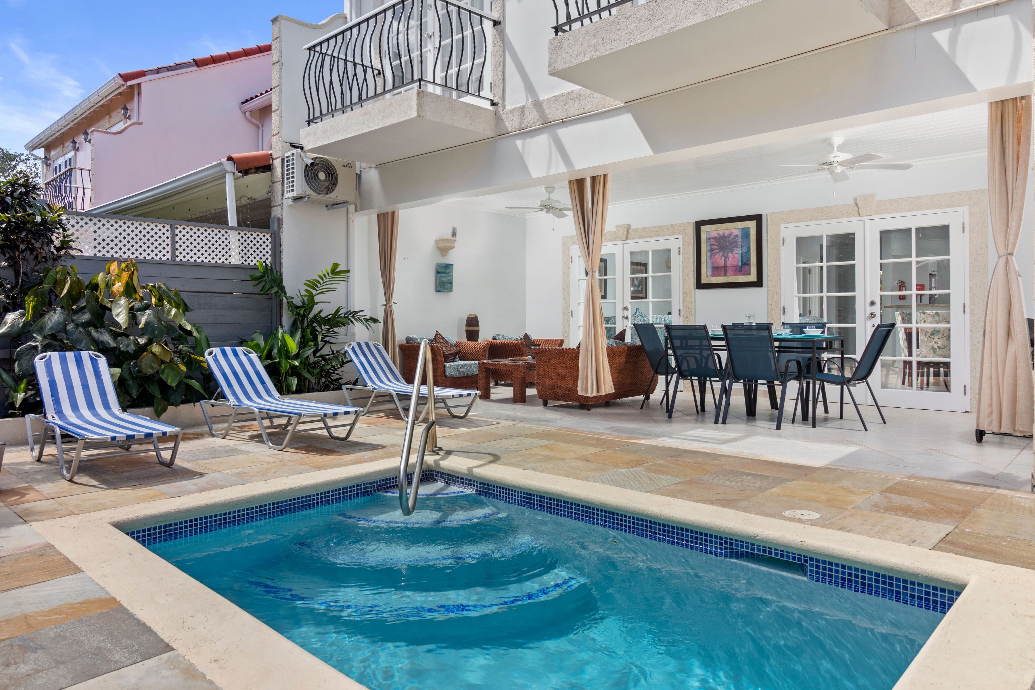 Outdoor pool, pool loungers