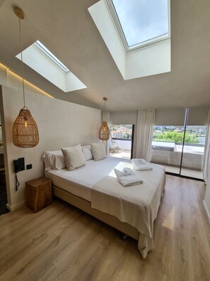 Premium Double Room | Bathroom - S Estancia Suites (Mercadal)