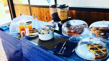 Daily buffet breakfast (EUR 8.50 per person)