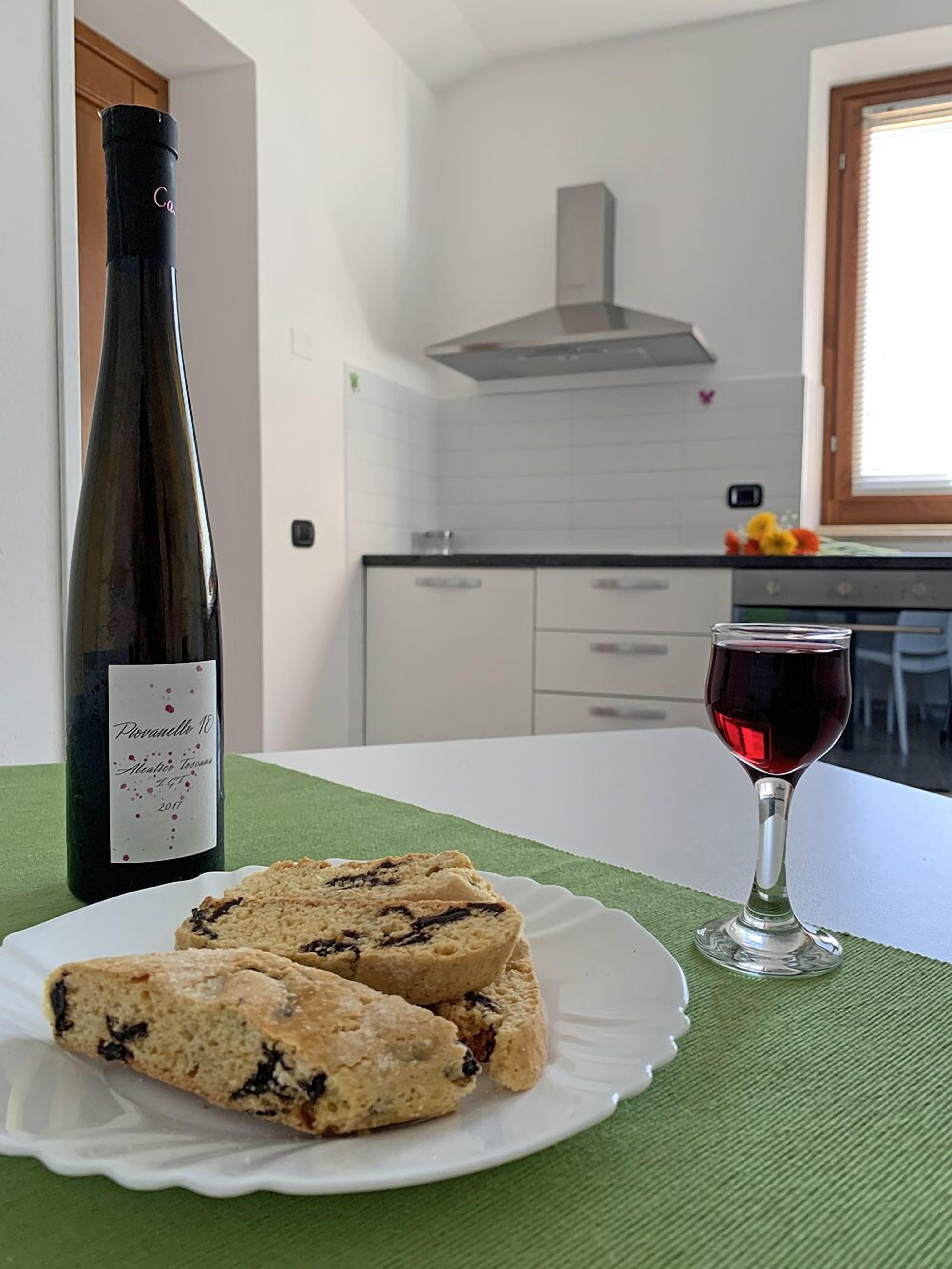 Premium Apartment (Antonio) | Private kitchen | Full-size fridge, highchair