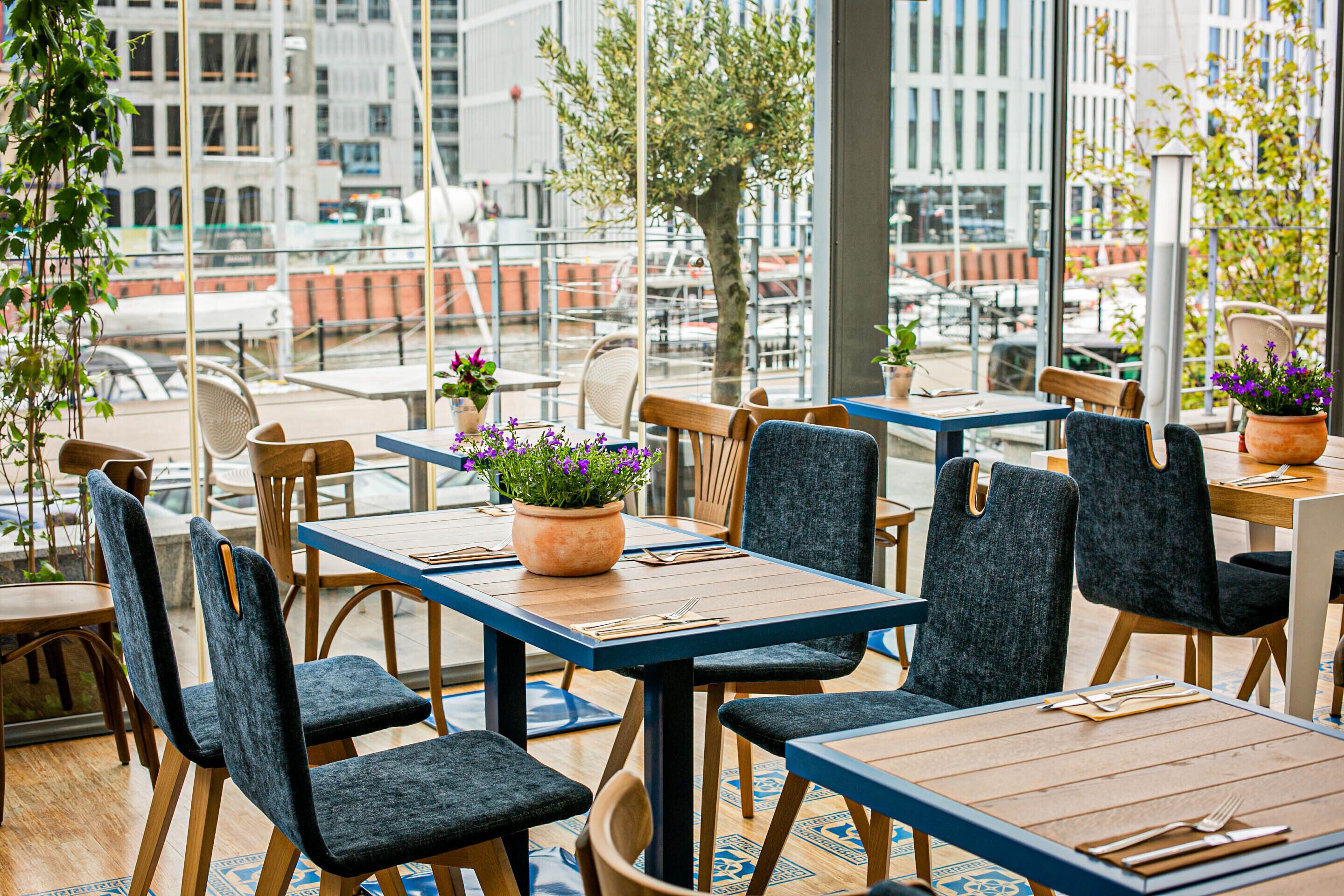 Local and international cuisine, alfresco dining 