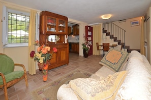 Family House, 3 Bedrooms, 2 Bathrooms, Mountainside (Casa d'Amelia) | Interior