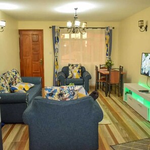Smart TV, stereo - Wawa Lifestyle Residency Serviced Apartments (WIFI, NETFLIX, DSTv) (Nairobi)