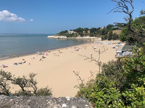 Quiet, Characterful Cottage in Countryside