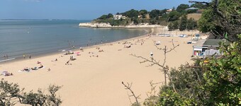 Quiet, Characterful Cottage in Countryside