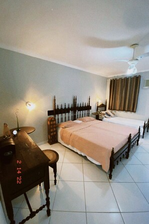 Luxury Room | Desk, laptop workspace, free WiFi