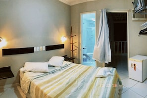 Deluxe Room | Desk, laptop workspace, free WiFi