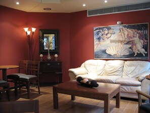 Daily continental breakfast for a fee - Prigipikon Suites & Lofts (Lamia)