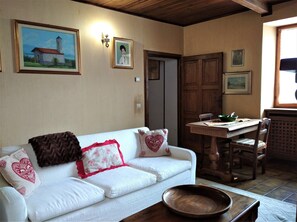 Apartment | Living area