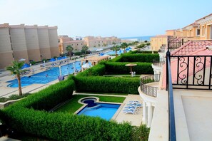 Piscine extérieure, piscine chauffée