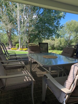 Outdoor dining