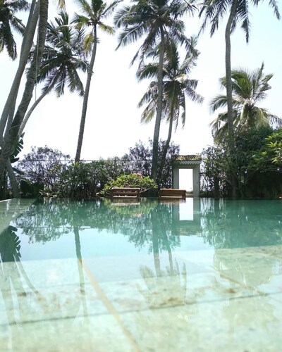 Luxury villa on the beach with spectacular ocean views, private pool and jacuzzi