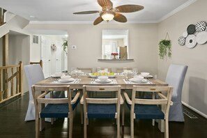 Dining - Finchwood: Private Yard & Near DC (Sterling)