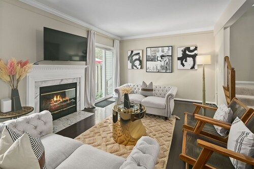 Finchwood: Private Yard & Near DC