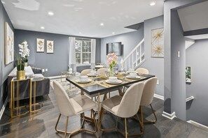 Dining - AldenDelight: Work Friendly & 40 Mins to DC (Sterling)