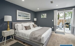 3 Schlafzimmer, Schreibtisch, Bügeleisen/Bügelbrett, Reisekinderbett