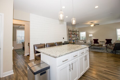 The Holiday House - 5 Bedroom Pinehurst Home