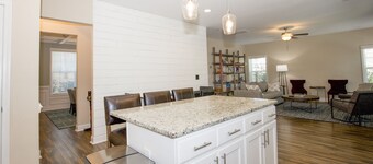 The Holiday House - 5 Bedroom Pinehurst Home