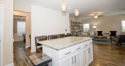 The Holiday House - 5 Bedroom Pinehurst Home