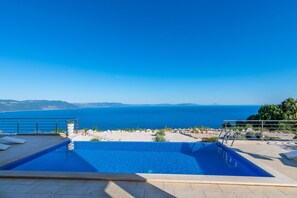 Outdoor pool - A magical sea view, a magical villa (Labin)