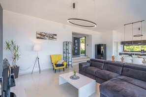 TV, fireplace - A magical sea view, a magical villa (Labin)
