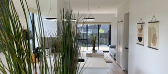 Flatbush Holiday Accommodation, 3 Bedroom Town House WH2 | Apartment