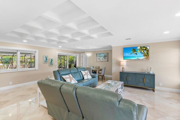 Unclassified image, 1 of 30, button