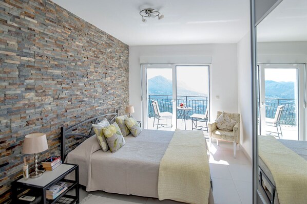 4 bedrooms, in-room safe, iron/ironing board, free WiFi