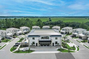 Exterior - Trendy Villa w Trampoline RM, Bowling, Fantasy Themed BR & Theater - Near Disney (Davenport)