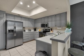 Fridge, microwave, oven, dishwasher - Beautiful 3 Bedroom Condo with Million Dollar Views LQ133 (La Quinta)