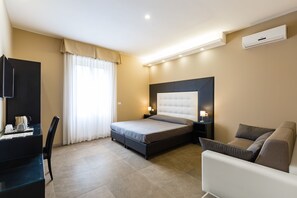 1 bedroom, desk, free WiFi, bed sheets - BH Napoli Railway - Caffè - 3 (Napoli)