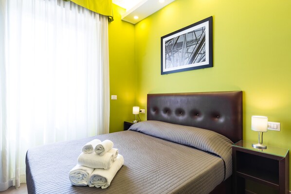 1 bedroom, desk, free WiFi, bed sheets