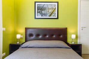 1 bedroom, desk, free WiFi, bed sheets - BH Napoli Railway - Pistacchio (Napoli)