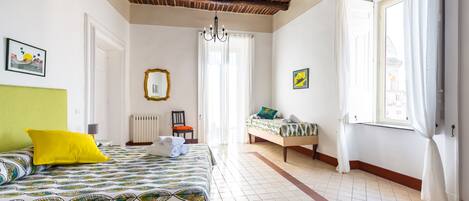 3 soverom, wi-fi (inkludert) og sengetøy