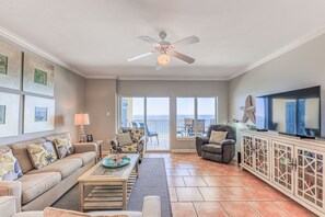 Smart TV, DVD player, books - Best Views of the Gulf!! (Orange Beach)