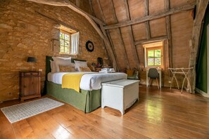 Signature Double Room, Ensuite (Chevalier Lagny) | Premium bedding, individually decorated, individually furnished - La Tour de Cause (Saint-Cybranet)