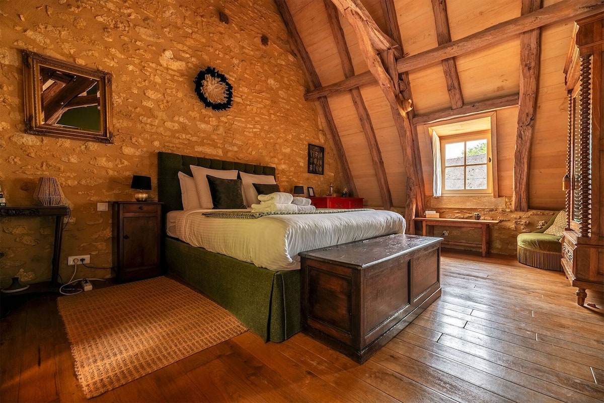 Signature Double Room, Ensuite (Richard Coeur De Lion) | Premium bedding, individually decorated, individually furnished