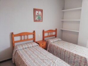 2 quartos, ferros/tábuas de passar roupa, Wi-Fi de cortesia