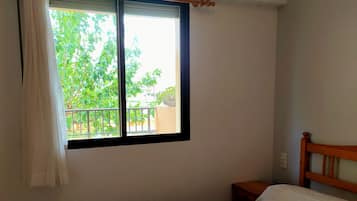 2 dormitorios, tabla de planchar con plancha, wifi gratis y ropa de cama