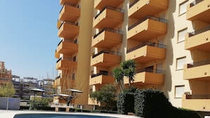 حمام سباحة