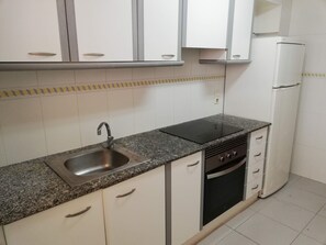 Fridge, microwave, oven, coffee/tea maker