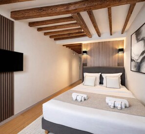 Strykejern/-brett, reiseseng for barn, wi-fi og sengetøy