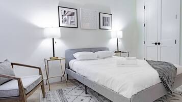 2 habitaciones, tabla de planchar con plancha, wifi y ropa de cama